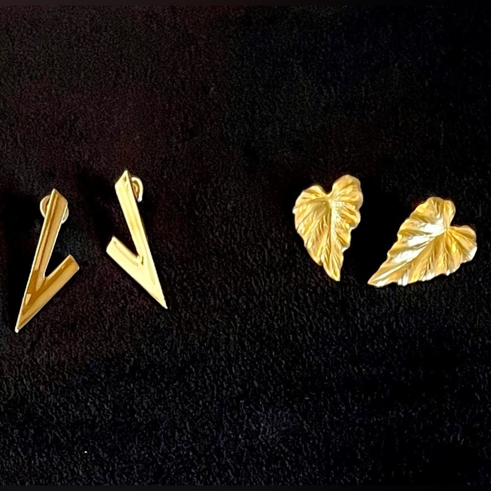 Gold plated pierced earrings
